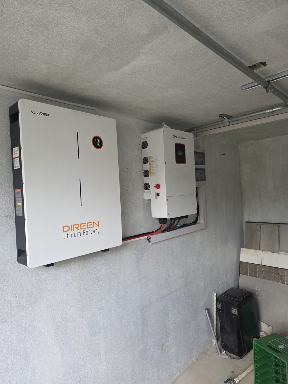 Batería Direen 51.2V200Ah con inversor Vestwoods
