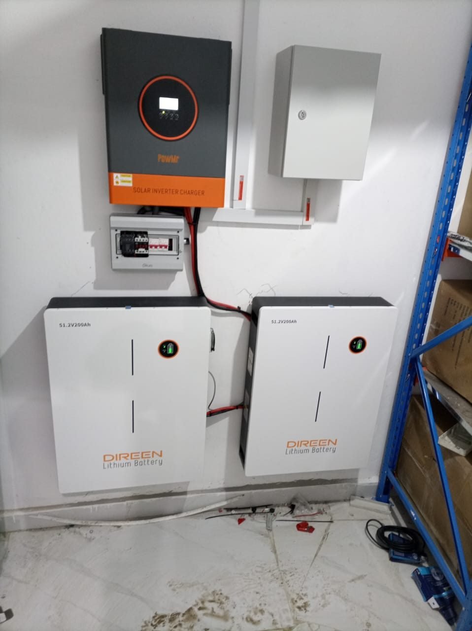 Baterías Direen 51.2V200Ah con inversor PowMr